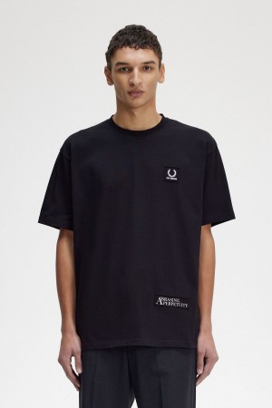 Fred Perry Printed Patch Relaxed Men's T-Shirt Black | CATGI2937