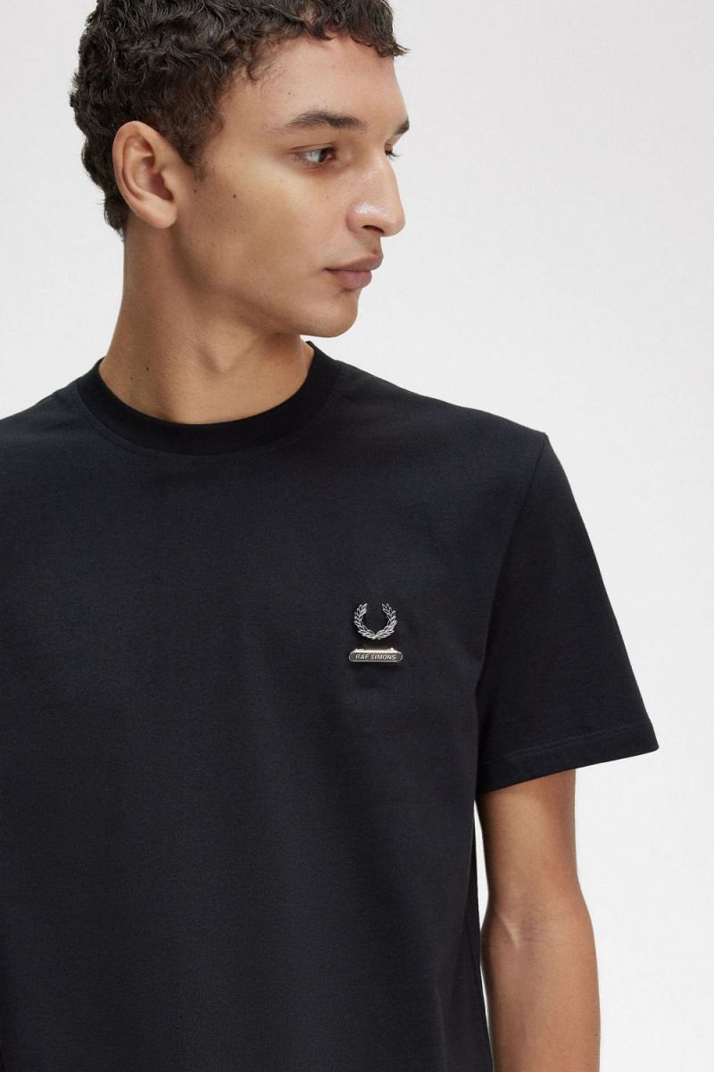 Fred Perry Enamel Pin Men's T-Shirt Black | DMGLR8754