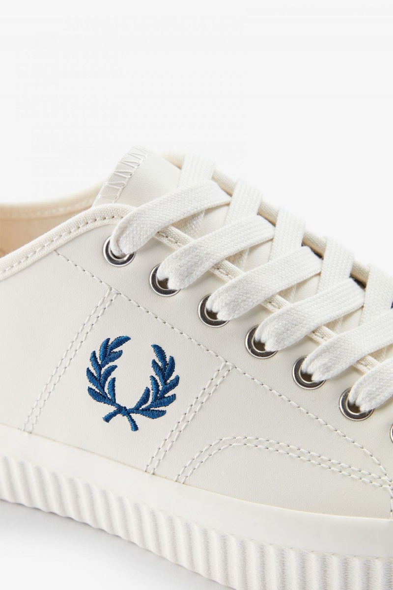 Fred Perry Hughes Low Men's Plimsolls Light Beige Shaded Cobalt | SLBVZ6501