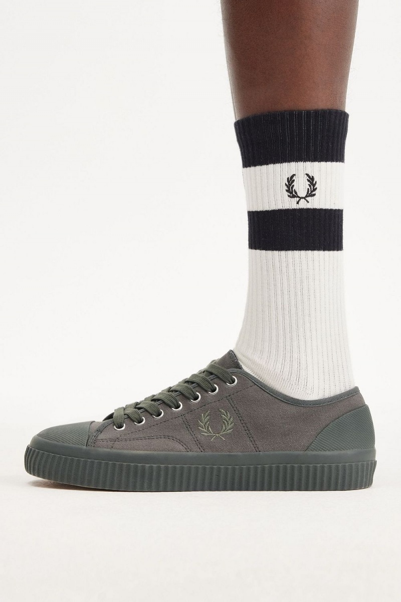 Fred Perry Low Hughes Men\'s Plimsolls Field Green Warm Grey | KDSNL2450