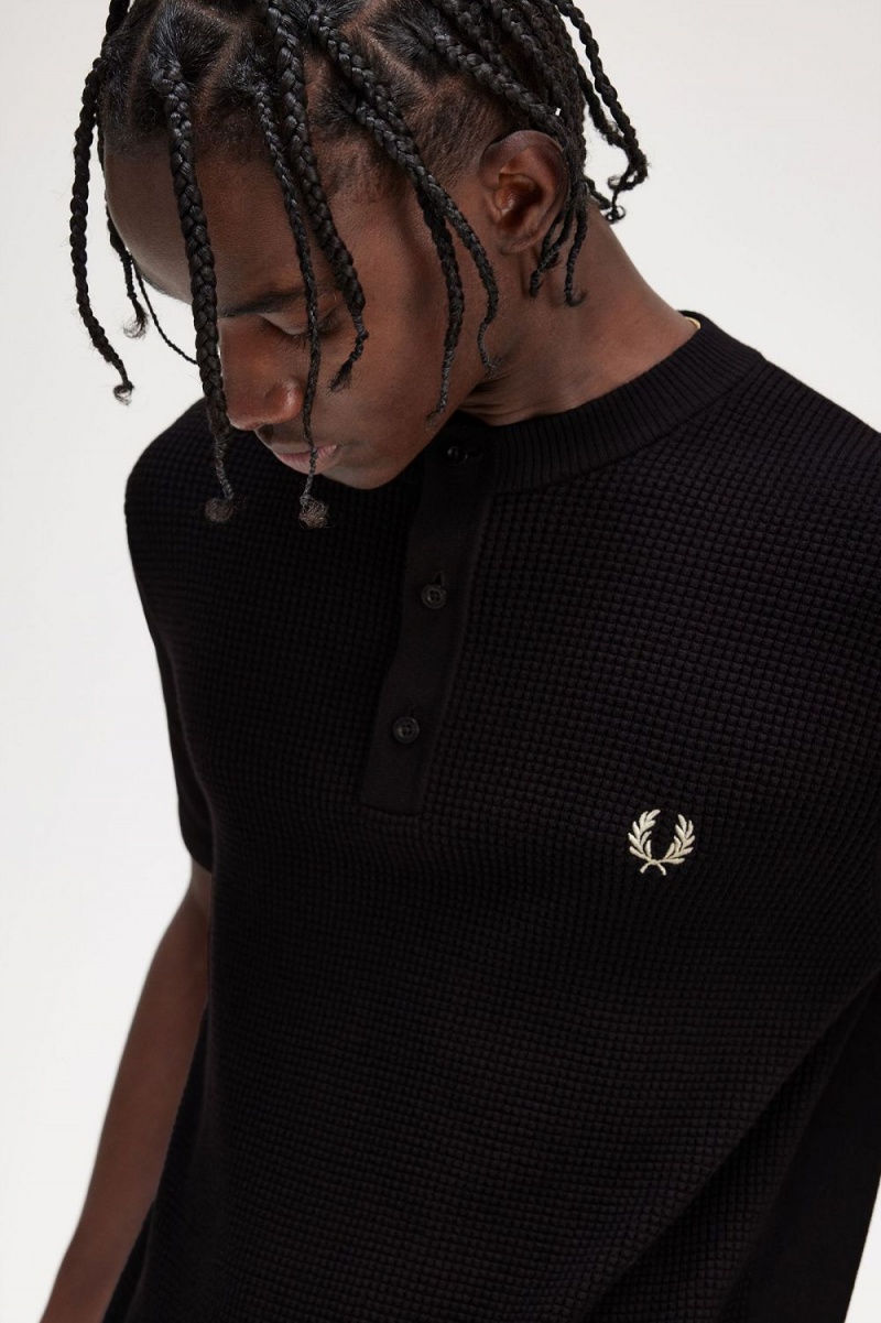 Fred Perry Waffle Stitch Henley Men's Shirt Black | VCAMJ2359